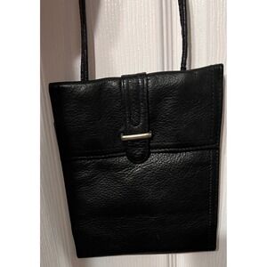 Kenneth Cole New York Black Pebbled Leather Crossbody Wallet Neck Pouch Bag